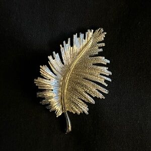 Vintage Leaf Brooch